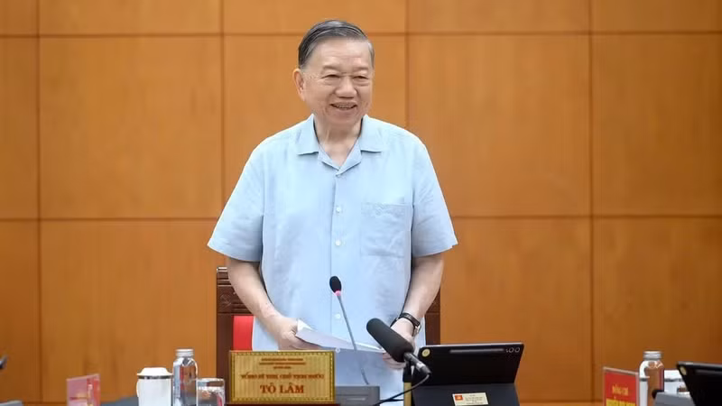 Le secrétaire général du Parti communiste vietnamien et président To Lam, a présidé le 21 mai à Hanoï, une réunion du Comité permanent du Comité directeur central pour le développement des sciences et technologies, de l’innovation et de la transformation numérique. Photo : NDEL.