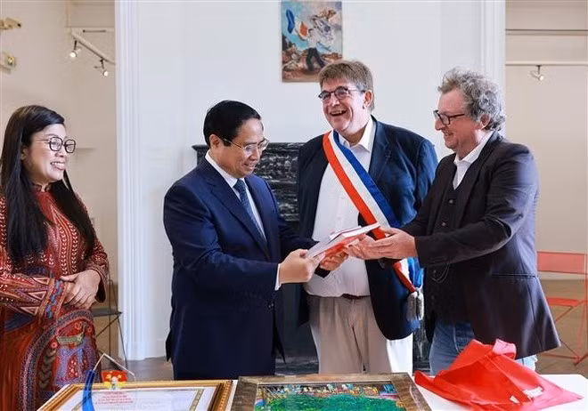 pham-minh-chinh-livre.jpg