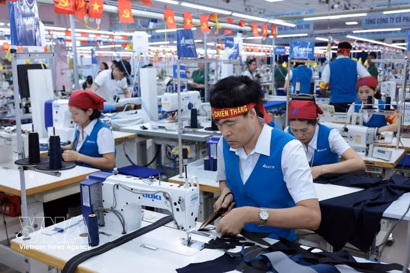 Le textile-habillement vietnamien accélère sa transformation verte et technologique renforcer sa position dans les chaînes d’approvisionnement mondiales. Photo : VNA 