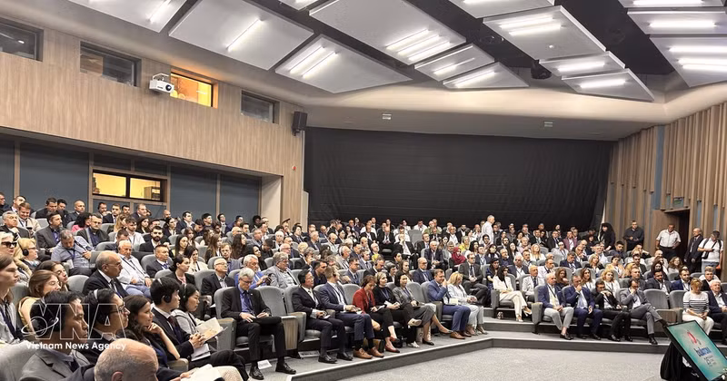 Séminaire international annuel intitulé « L’énergie nucléaire en Bulgarie – Sécurité énergétique nationale, régionale et mondiale », tenu du 10 au 12 juin dans la ville de Varna. Photo: VNA 