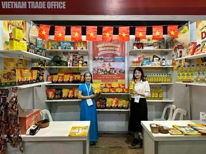 Présentation de produits vietnamiens lors d’un salon aux Philippines. (Photo : Bureau commercial du Vietnam aux Philippines)