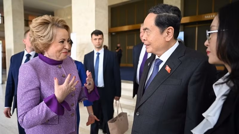 Le président de l’Assemblée nationale, Tran Thanh Man, et la présidente du Conseil de la Fédération de Russie, Valentina Matvienko. 