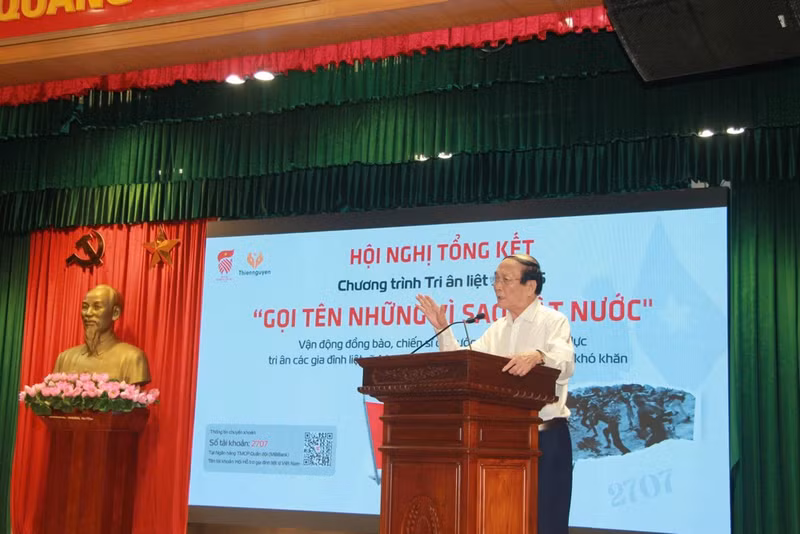 Ho Duc Thanh, président de l’Association de soutien aux familles des soldats morts au combat de la province de Nghe An, prend la parole. (Photo : VU MINH)