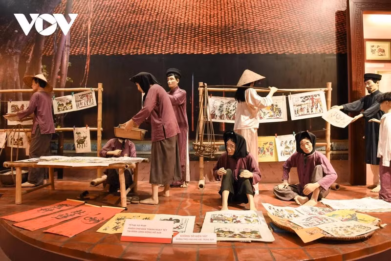 Chaque courant artistique se distingue par son identité propre : les estampes de Dong Ho, simples et authentiques du Kinh Bac ; celles de Hang Trong, élégantes de l’espace de Thang Long ; les estampes de Kim Hoang, aux couleurs vives de la région de Doai ; et celles du village de Sinh, marquées par les croyances de l’ancienne capitale Huê. Malgré leurs différences de style, de techniques et de contextes, toutes se rejoignent dans un même esprit : celui de la créativité populaire et de l’identité culturelle vietnamienne.