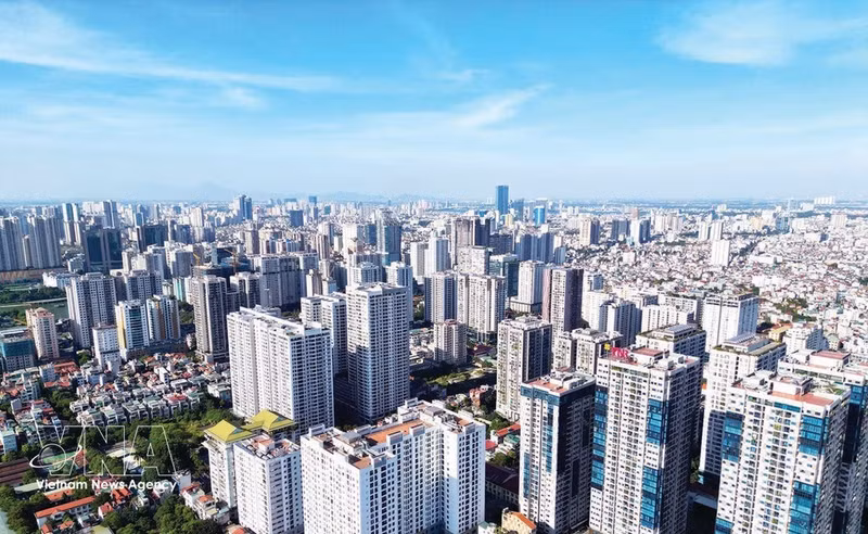 Le Vietnam figure parmi les dix pays ayant enregistré les plus fortes améliorations en matière de transparence du marché immobilier, aux côtés de la Pologne, de la Thaïlande, de l’Australie, du Qatar, de la République de Corée, de l’Inde, de l’Arabie saoudite, de Dubaï et d’Abou Dabi. Photo : VNA. 