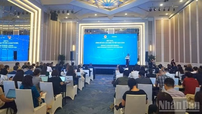 Le séminaire pour rendre public officiellement le Rapport économique du Vietnam 2025 (OECD Economic Surveys: Viet Nam 2025). Photo : nhandan.vn