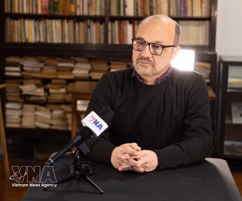 Marcelo Rodriguez, chef de la Commission des affaires étrangères du Comité central du Parti communiste d'Argentine. Photo: VNA 