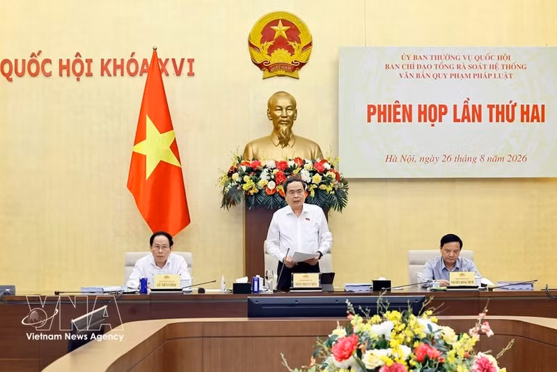 Le président de l’Assemblée nationale Tran Thanh Man, chef du Comité de pilotage de la révision générale du système de documents normatifs juridiques. Photo : VNA. 