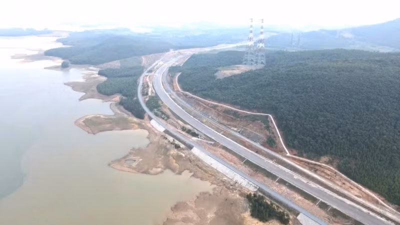 Le chantier de l’autoroute Nord-Sud mobilise de nombreuses entreprises privées.