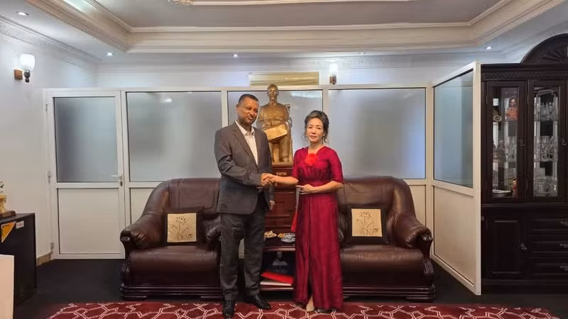 L’ambassadrice du Vietnam, Vu Thanh Huyen, et l’ambassadeur d’Éthiopie, Fekadu Beyene Ayana.