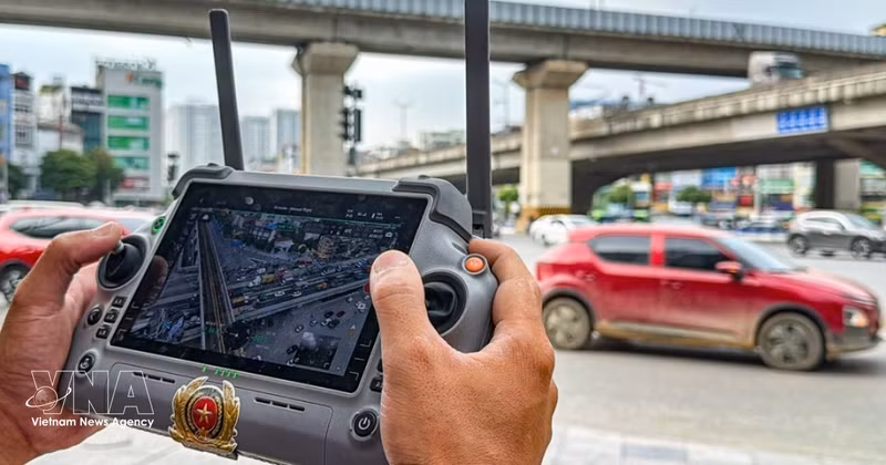 Hanoï renforce la surveillance du trafic grâce aux drones. Photo: VNA 