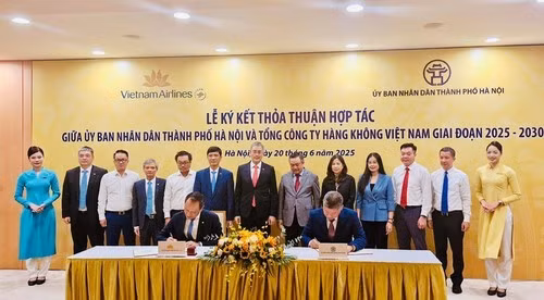 Hanoï et Vietnam Airlines s’allient pour stimuler le tourisme de la capitale. Photo : NDEL.