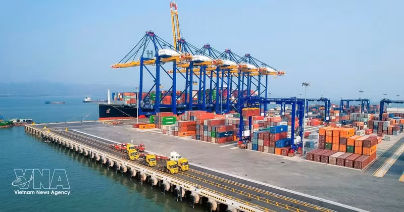 Port international de Lach Huyen dans la ville de Hai Phong. Photo : VNA. 