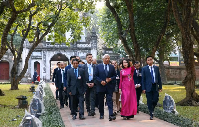 Le président du Conseil européen, António Costa, s’est rendu au Temple de la Littérature.