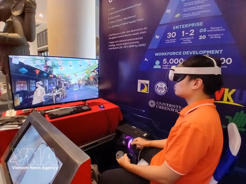 Dà Nang attire les investissements dans les activités de recherche, de conception, de fabrication, de conditionnement et de test de puces électroniques. L’industrie des semi-conducteurs de Dà Nang est étroitement liée aux industries électroniques, à l’intelligence artificielle (IA) et à l’écosystème d’innovation. Photo : VNA. 
