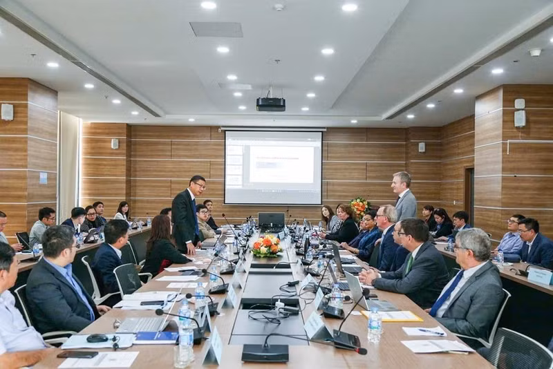 Présence des représentants du ministère des Sciences et des Technologies et de l’Agence internationale de l’énergie atomique à l’événement. Photo : VNA. 