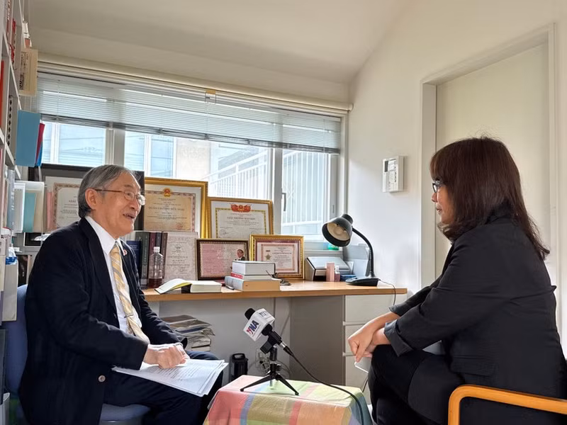 Le professeur Furuta Motoo, recteur de l’Université Vietnam–Japon, lors d’un entretien accordé à l’Agence vietnamienne d’Information (VNA). Photo : VNA. 