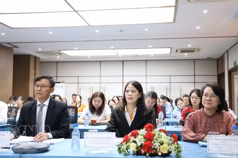 Des délégués lors du séminaire intitulé « Tendances du marché indonésien et opportunités pour l’industrie agroalimentaire vietnamienne ». Photo : VNA 