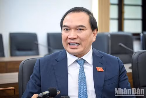 Le professeur Nguyen Cong Hoang, député de la province de Thai Nguyen et directeur de l’Hôpital central de Thai Nguyen