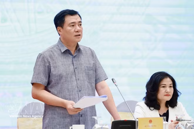 nguyen-sinh-nhat-tan.jpg