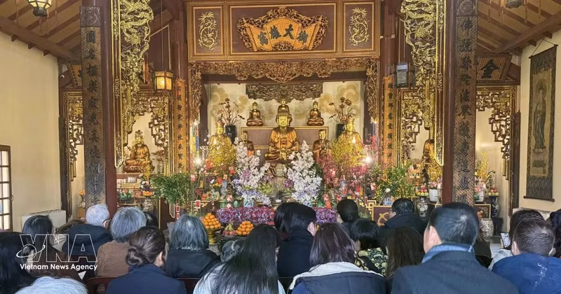 La communauté vietnamienne en France se rassemble à l'occasion du Têt. Photo : VNA.