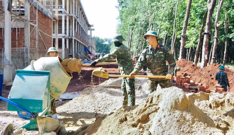 quan-doan-34-ho-tro-xay-truong-noi-tru-bien-gioi-gia-lai-anh-6.jpg