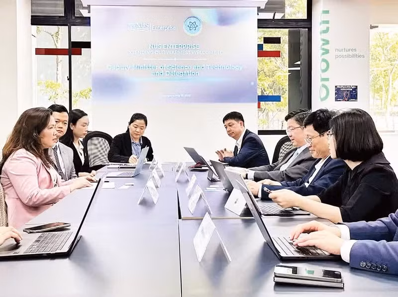 Les activités d’échanges sur la coopération Vietnam–Singapour en matière d’innovation. (Photo : ministère vietnamien des Sciences et des Technologies)