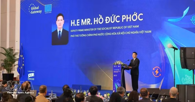 Le vice-Premier ministre Ho Duc Phoc au Forum des affaires et de l’investissement « EU – Vietnam Global Gateway ». Photo : VNA.