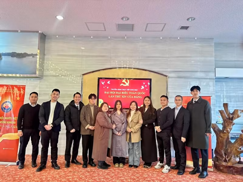 cong-dong-nguoi-viet-tai-osaka-nhat-ban-theo-doi-truc-tiep-le-khai-mac-dai-hoi-xiv-cua-dang-20260120092921.jpg