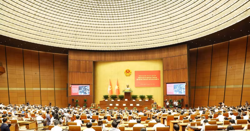Conférence nationale consacrée à l’étude, à l’appropriation et à la mise en œuvre de plusieurs résolutions et directives du Bureau politique du Parti. Photo : VNA.