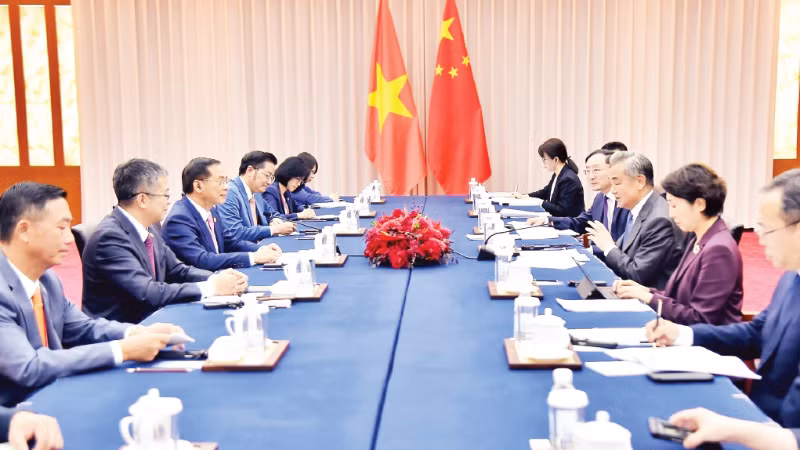 Des diplomates vietnamiens et chinois se sont entretenus au Yunnan, en Chine. Photo : Ambassade du Vietnam en Chine.
