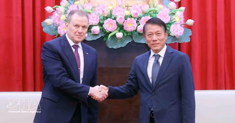Le général Luong Tam Quang, ministre vietnamien de la Sécurité publique (droite), et le général Arkady Aleksandrovich Gostev, directeur du Service fédéral d’exécution des peines de Russie (FSIN). Photo: VNA