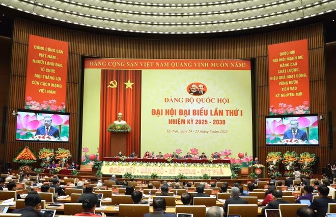 Vue d'ensemble du premier Congrès du Comité du Parti de l’Assemblée nationale, à Hanoi, le 25 septembre. Photo : VNA