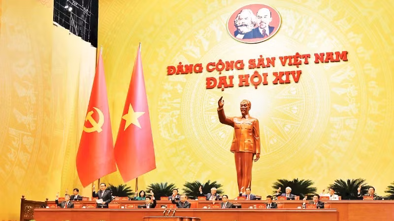 Le Présidium lors de la séance préparatoire du XIVᵉ Congrès du Parti. Photo : nhandan.vn