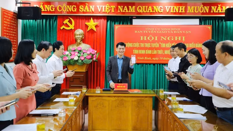 Lancement du concours en ligne intitulé « Découvrir le 1er Congrès du Parti de la province de Ninh Binh, mandat 2025-2030 ».