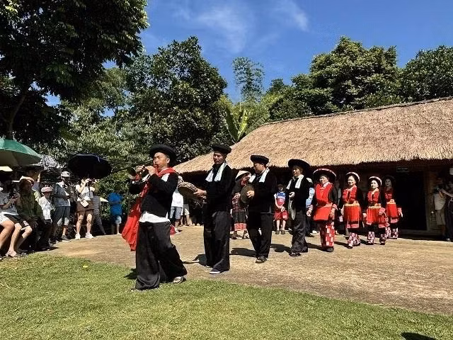 Le mariage constitue l’une des pratiques culturelles et rituelles importantes dans la vie des Dao rouges de la commune de Nguyen Binh, province de Cao Bang. (Source : comité d’organisation)