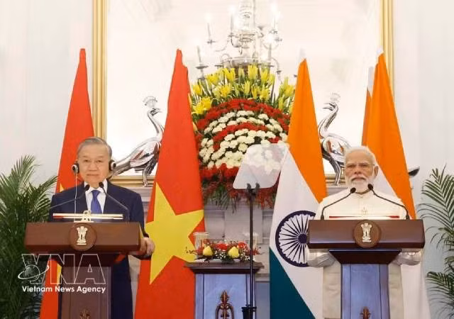Le secrétaire général du Parti communiste du Vietnam et président To Lam (gauche) et le Premier ministre indien Narendra Modi ont rencontré la presse à New Delhi. Photo : VNA