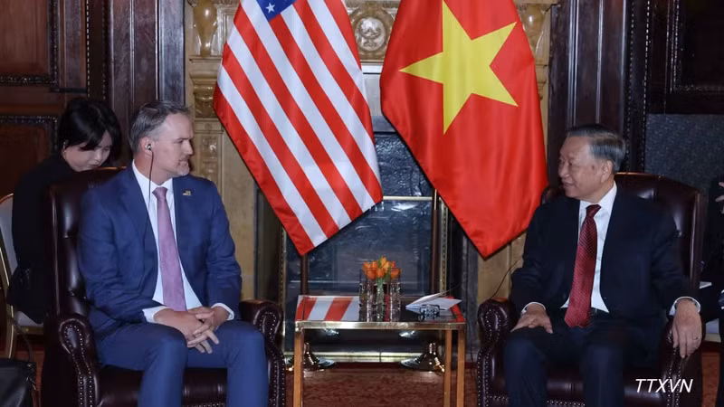 Le secrétaire général du PCV et président de la République Tô Lâm reçoit l’ambassadeur Jamieson Greer, représentant américain au Commerce (USTR). (Photo : VNA)