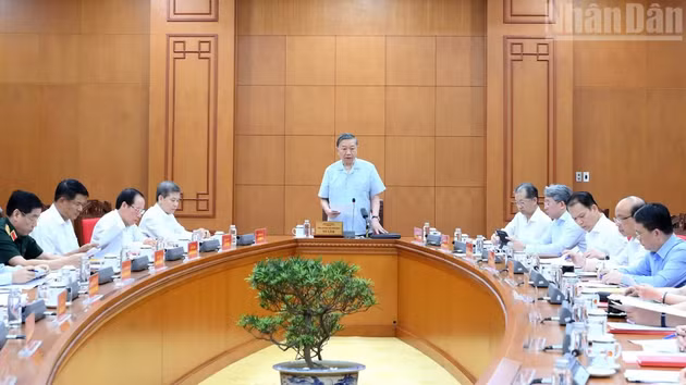 Le secrétaire général du Parti et président de la République To Lam prend la parole lors de la réunion avec les organismes concernés sur le règlement des affaires civiles et administratives en cours. (Photo : DANG KHOA)
