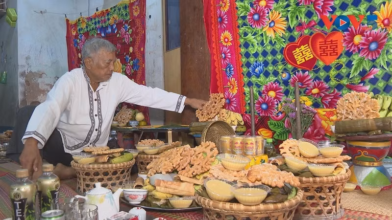 Les gâteaux au gingembre figurent parmi les mets incontournables des fêtes traditionnelles des Cham. Photo: Doàn Si / VOV – Hô Chi Minh-Ville