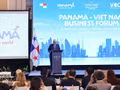 Le président José Raúl Mulino Quintero prend la parole au Forum d'affaires Vietnam – Panama à Hanoï. Photo : VNA