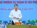 Le Premier ministre Le Minh Hung préside la conférence. Photo : VNA.