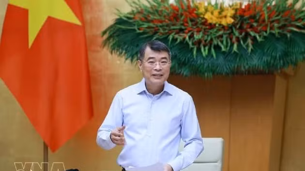 Le Premier ministre Le Minh Hung s'exprime. Photo : VNA.