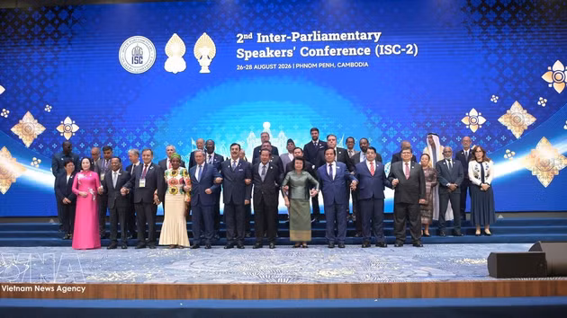 La vice-présidente de l’Assemblée nationale Nguyen Thi Thanh et les délégués à la 2e Conférence interparlementaire au niveau des présidents des parlements (ISC-2). Photo : VNA.