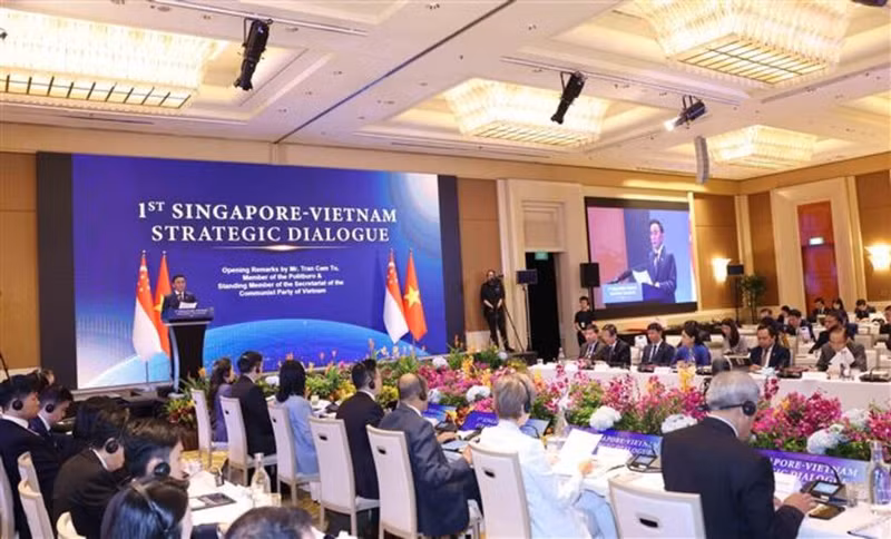 Lors du premier Dialogue stratégique Vietnam-Singapour, tenu le 25 août à Singapour. Photo : VNA.