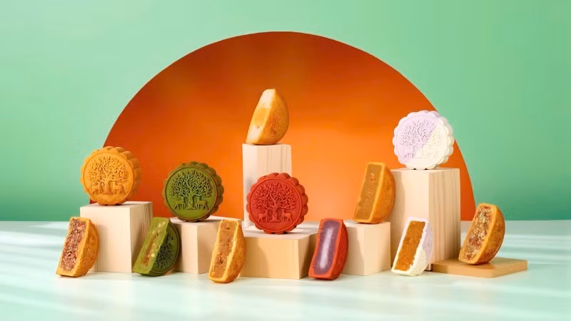 Les gâteaux de lune portent une signification profonde, symbolisant la réunion, la prospérité et le bonheur dans chaque famille vietnamienne.