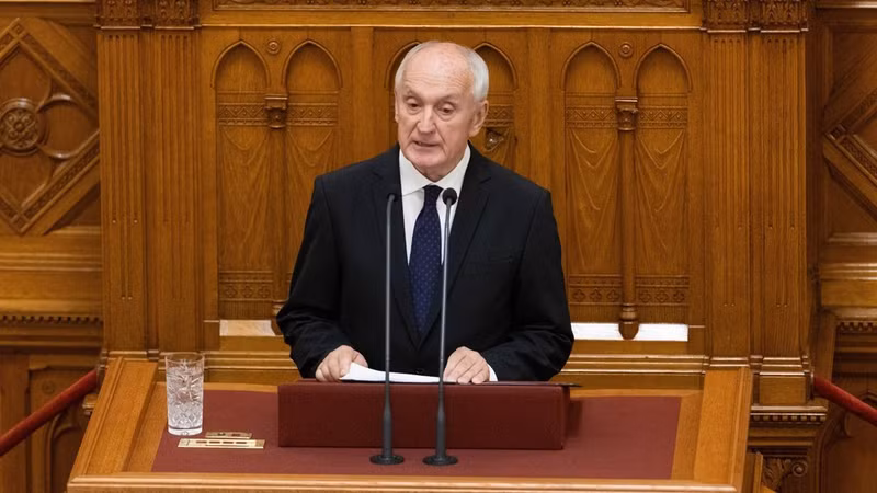 Le nouveau président élu de la Hongrie, András Baka, prononce un discours au Parlement à Budapest le 11 août 2026. Photo : Xinhua 