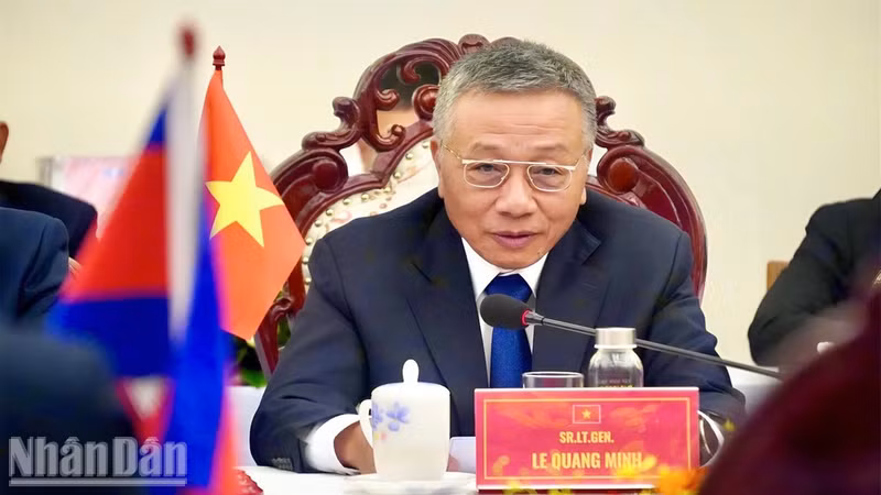 Le général de corps d’armée Le Quang Minh, vice-président du Département des politiques de l’Armée populaire du Vietnam et vice-président permanent du Comité spécialisé du gouvernement vietnamien. Photo: NDEL