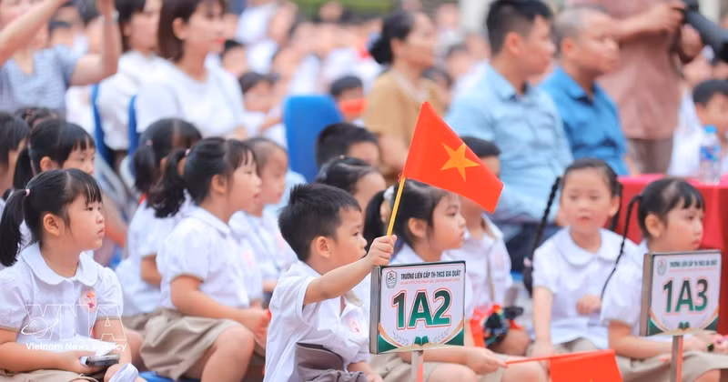 Les élèves et étudiants vietnamiens prêts pour la rentrée scolaire 2026-2027