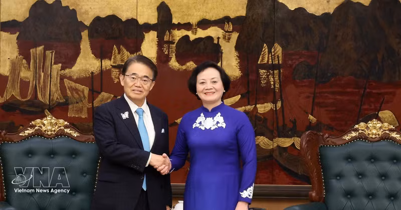 La vice-Première ministre Pham Thi Thanh Tra et le gouverneur de la préfecture japonais d'Aichi, Omura Hideaki. Photo : VNA. 